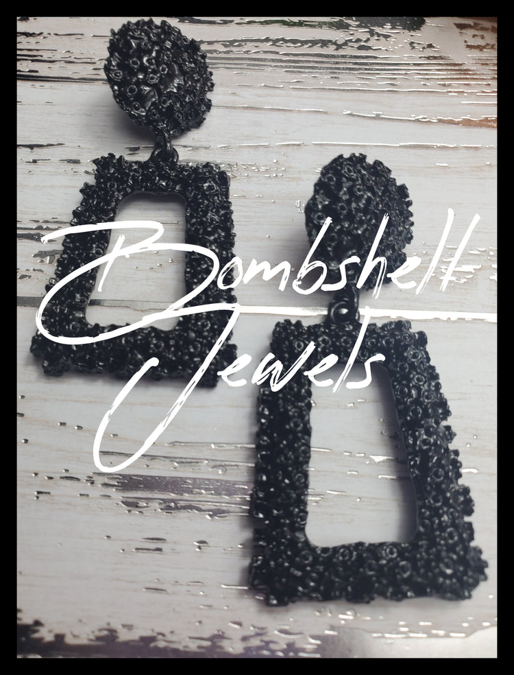 BOMBSHELL JEWELS