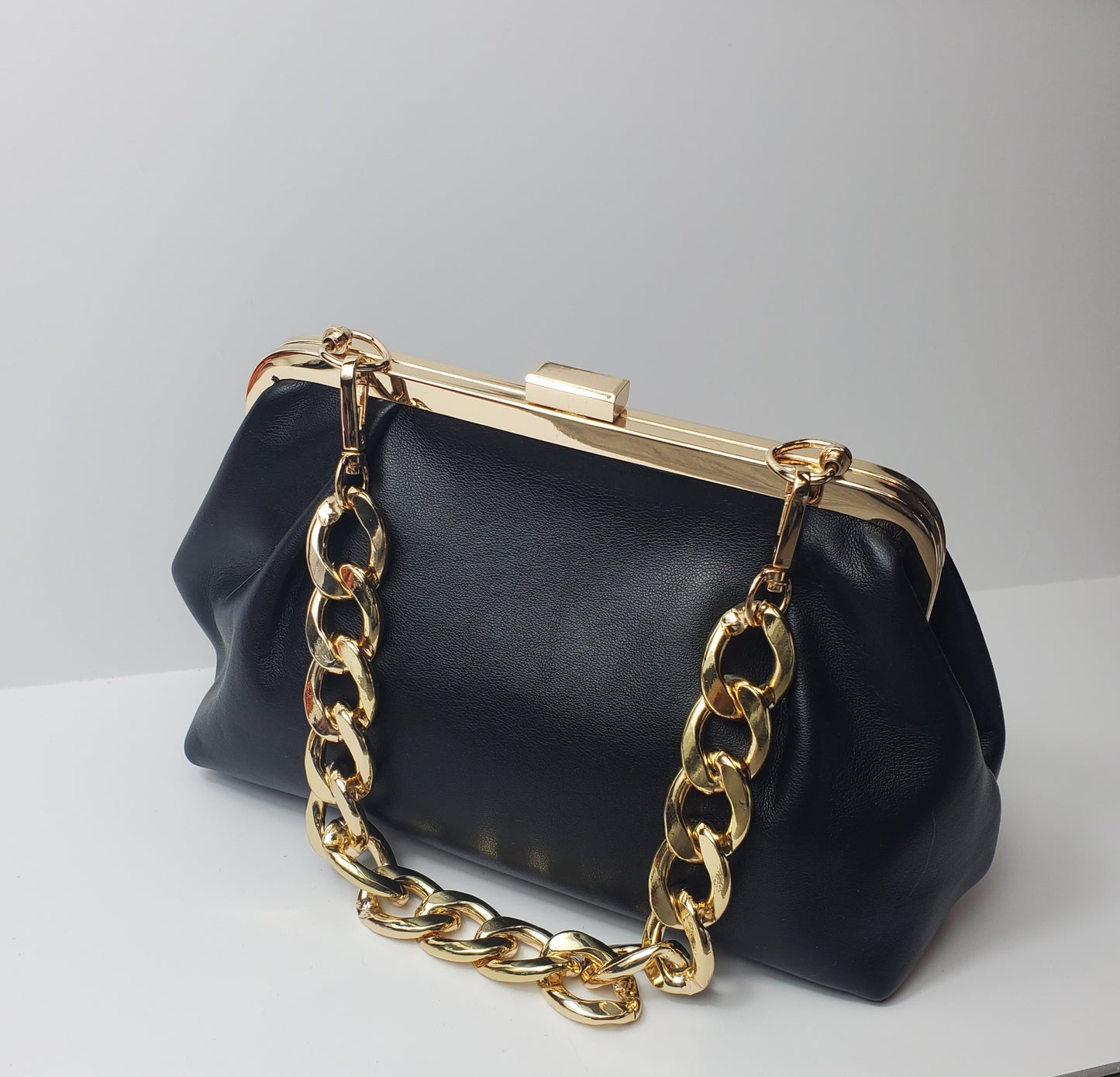 MOOD TIMELESS BLACK PURSE