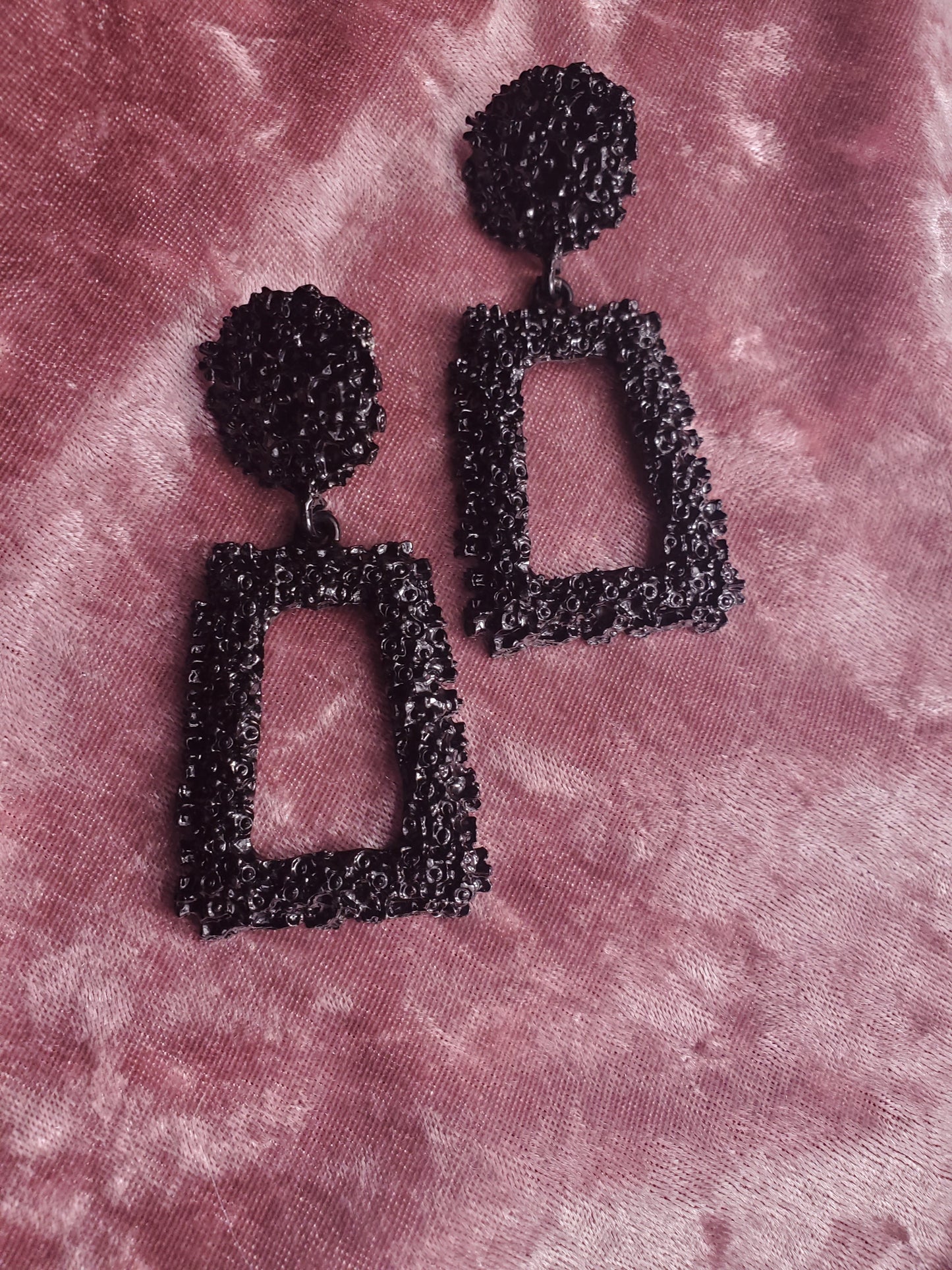 Glam Black Open Rectangle Earrings